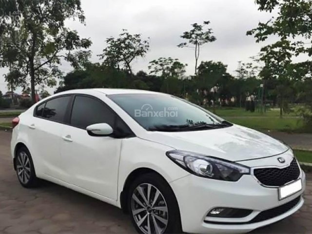 Cần bán xe Kia K3 1.6 MT năm 2016, màu trắng, giá 590tr