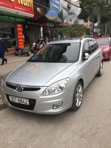 Cần bán gấp Hyundai i30 CW đời 2009, màu bạc, nhập khẩu chính hãng số tự động, giá tốt