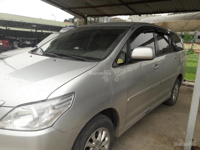 Bán Toyota Innova E đời 2014, màu bạc, 685tr