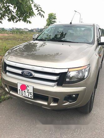 Bán Ford Ranger XLS 2015, màu vàng số tự động