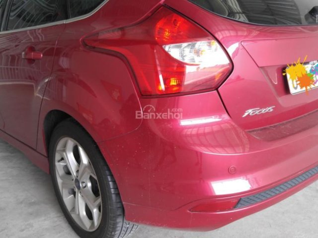 Cần bán Ford Focus đời 2014, màu đỏ