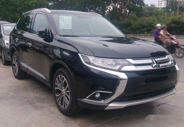 Bán xe Mitsubishi Outlander CVT 2 cầu 2017, màu đen, giá cạnh tranh