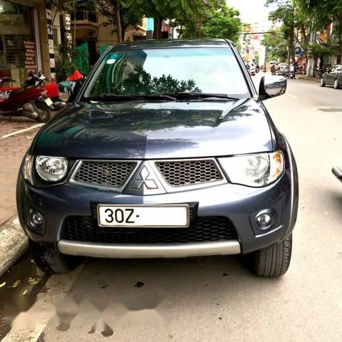 Bán xe Mitsubishi Triton 2010, số sàn, đi được 2 vạn