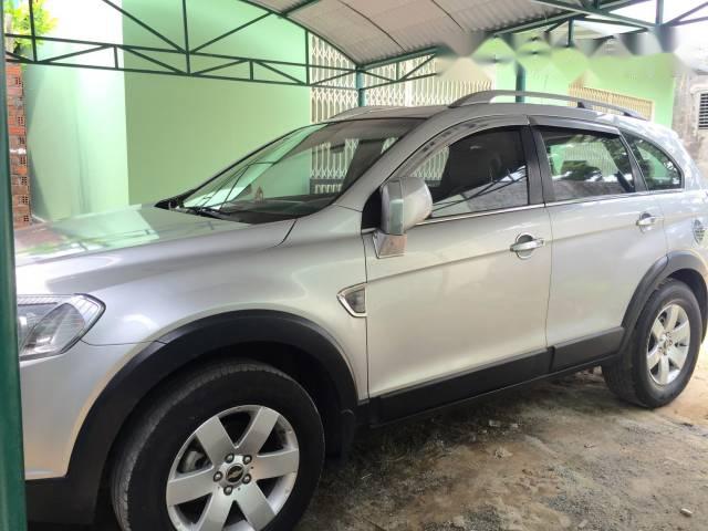 Bán ô tô Chevrolet Captiva đời 2010, màu bạc xe gia đình, 400 triệu