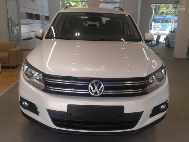 Bán xe Volkswagen Tiguan, màu trắng, nhập khẩu nguyên chiếc, tặng BHVC, Phim 3M. LH: 0931416628