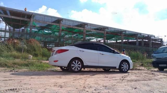 Cần bán xe Hyundai Accent đời 2015, màu trắng 