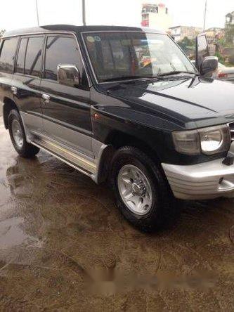 Cần bán gấp Mitsubishi Pajero đời 2004, màu đen chính chủ, giá 310tr