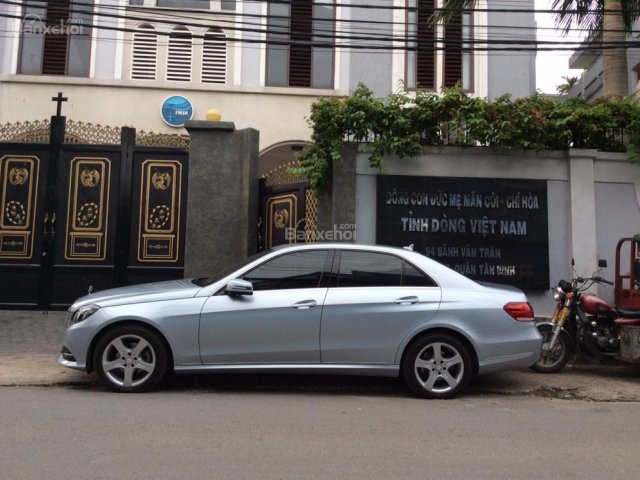 Bán xe Mercedes E200 giá rẻ