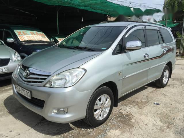 Bán Toyota Innova G đời 12/2009, màu bạc, hộp số sàn