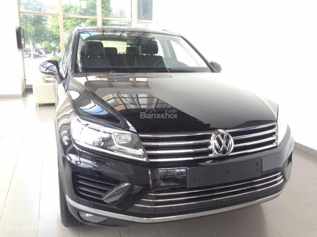 Dòng SUV nhập Đức Volkswagen Touareg 3.6 FSI, màu đen đời 2015, tặng BHVC+dán 3M, LH Hương: 0902.608.293