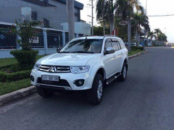 Bán Mitsubishi Pajero MT đời 2016, màu trắng chính chủ