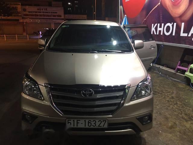 Bán xe cũ Toyota Innova 2014, màu bạc, giá chỉ 680 triệu