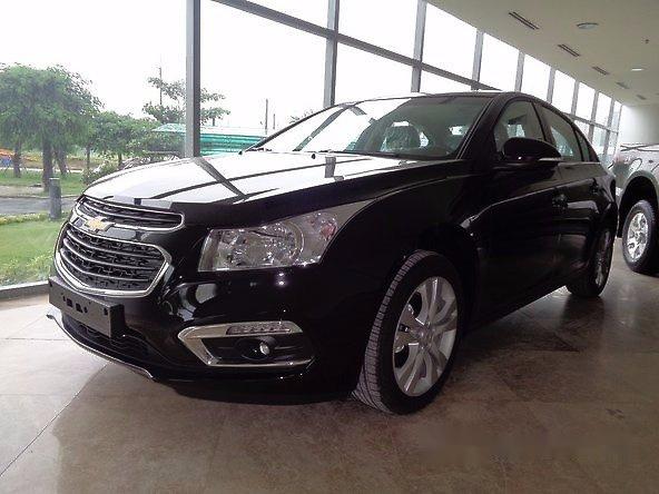 Bán ô tô Chevrolet Cruze 1.8AT LTZ đời 2017, xe mới, màu đen