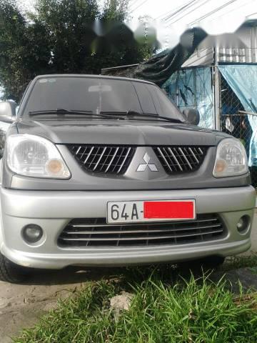 Cần bán Mitsubishi Jolie MT đời 2004 xe gia đình