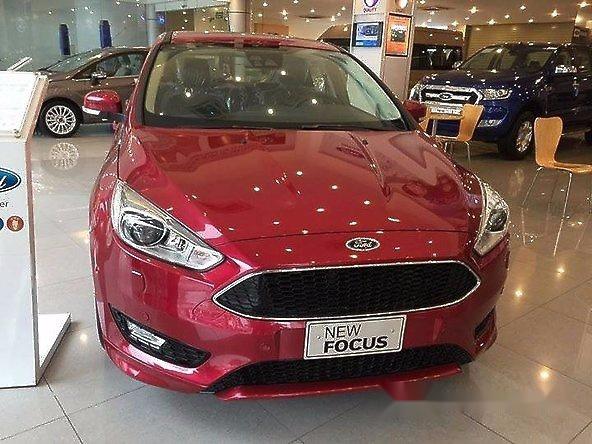 Bán Ford Focus Titanium 1.5Ecoboost đời 2016, màu đỏ, 750tr