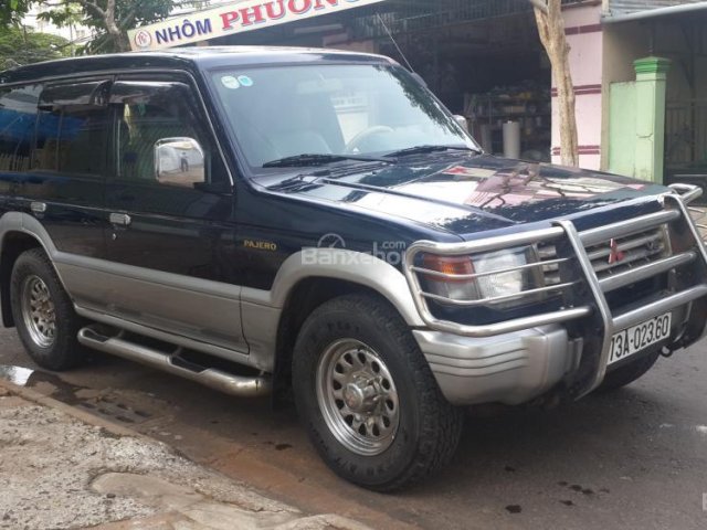 Cần bán lại xe Mitsubishi Pajero 3.0 đời 2001, màu xanh lam 