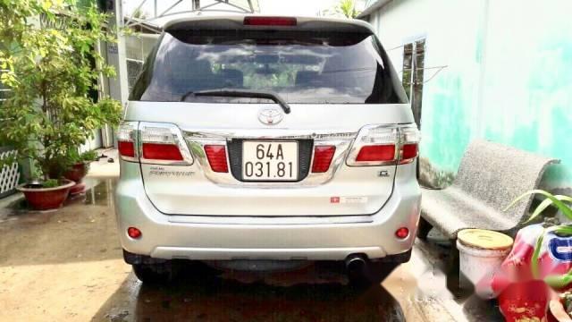 Cần bán xe Toyota Fortuner G đời 2010, màu bạc chính chủ