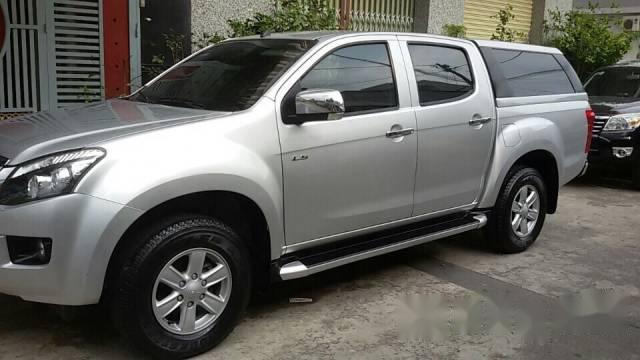 Cần bán Isuzu Dmax đời 2014, màu bạc số sàn giá cạnh tranh