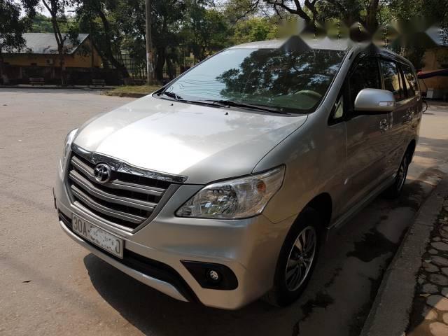 Bán xe cũ Toyota Innova 2015, màu bạc, giá 725 triệu