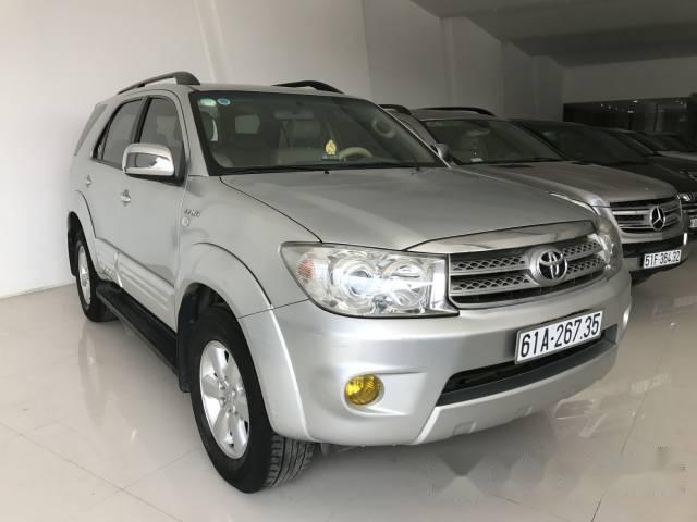 Bán Toyota Fortuner đời 2009, màu bạc