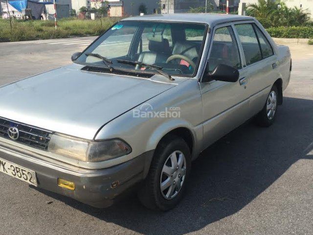 Bán ô tô Nissan Sunny đời 1990, màu bạc, xe nhập, giá chỉ 28 triệu