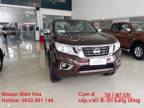 Bán ô tô Nissan Navara EL năm sản xuất 2017, màu nâu