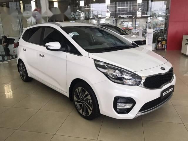 Kia Bình Triệu bán ô tô Kia Rondo FL GMT đời 2017, màu trắng