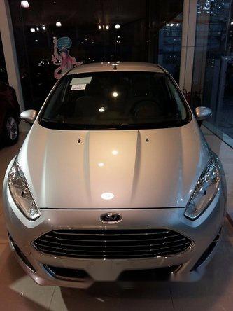 Bán ô tô Ford Fiesta Titanium đời 2017, màu bạc