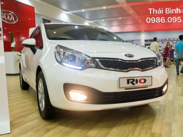 Cần bán Kia Rio năm 2016 màu trắng, 470 triệu, xe nhập nguyên chiếc