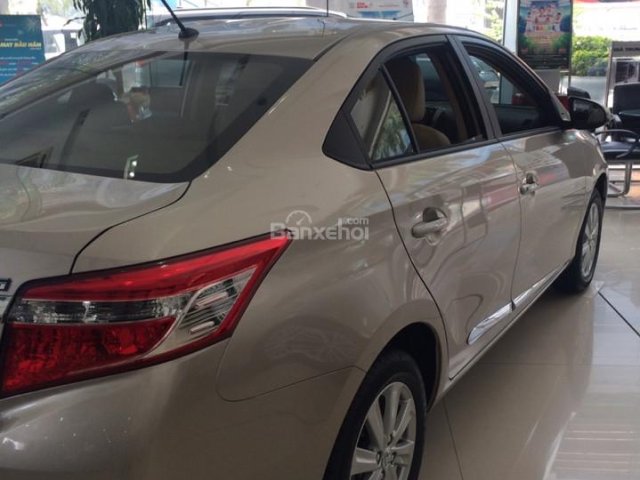 Cần bán xe Toyota Vios 1.5E MT đời 2017, màu bạc, giá 499tr