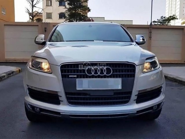 Bán Audi Q7 4.2AT đời 2007, màu bạc, xe nhập còn mới