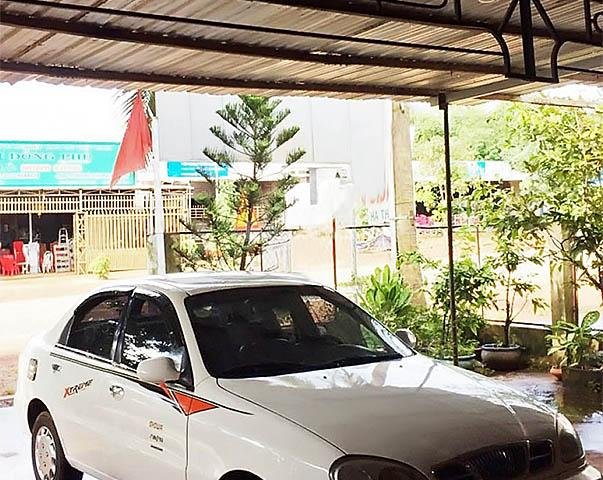 Cần bán xe Daewoo Lanos đời 2000, màu trắng