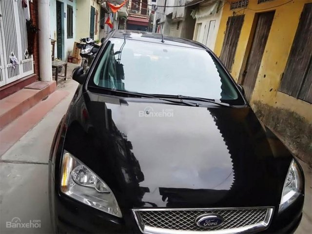 Cần bán lại xe Ford Focus 2.0AT đời 2005, màu đen số tự động giá cạnh tranh