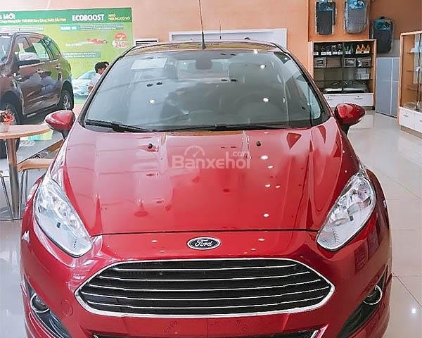 Bán ô tô Ford Fiesta Trend 1.5AT đời 2017, màu đỏ