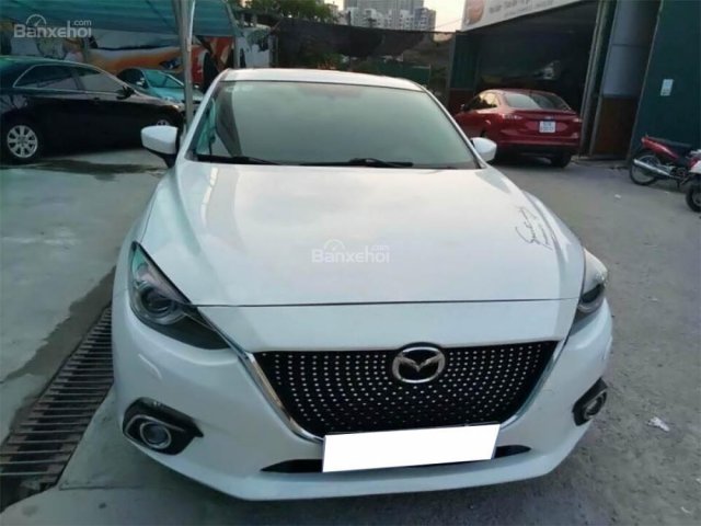 Cần bán Mazda 3 sản xuất 2015, màu trắng