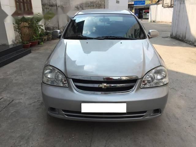 Bán xe Chevrolet Lacetti năm 2011, màu bạc số sàn, giá chỉ 285 triệu