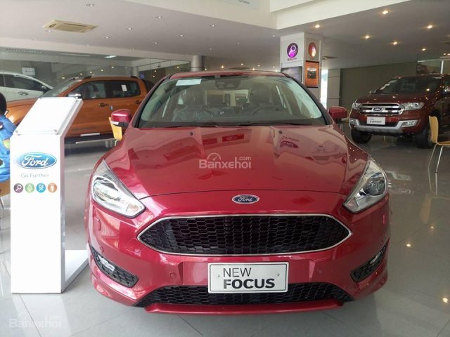 Ford Focus 2017 mới, khuyến mãi lớn trả góp chỉ cần 120 triệu, liên hệ 0947 078 259 để biết thông tin chi tiết