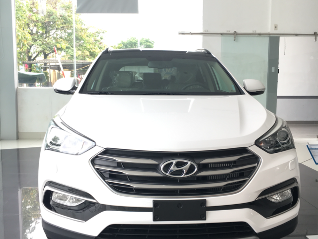 Cần bán xe Hyundai Santa Fe năm 2018- máy xăng, 1 cầu, màu trắng, mới 100%, giá 898 triệu- LH: 0919293562