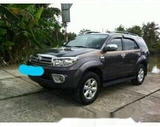 Bán Toyota Fortuner đời 2009, màu đen số sàn