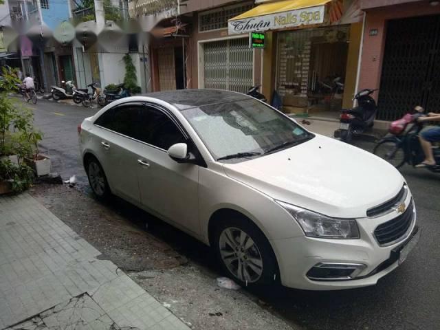 Cần bán xe Chevrolet Cruze LTZ đời 2016, màu trắng xe gia đình, giá 625tr