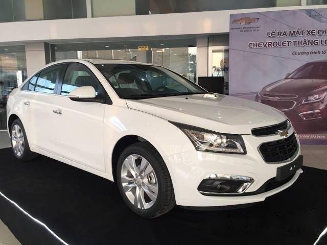 Cần bán Chevrolet Cruze LTZ đời 2017, màu trắng