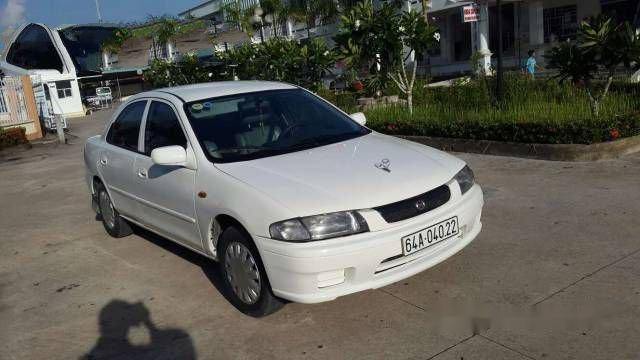 Bán xe Mazda 323 MT đời 2000, màu trắng