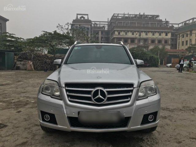 Cần bán Mercedes GLK đời 2009, màu bạc như mới