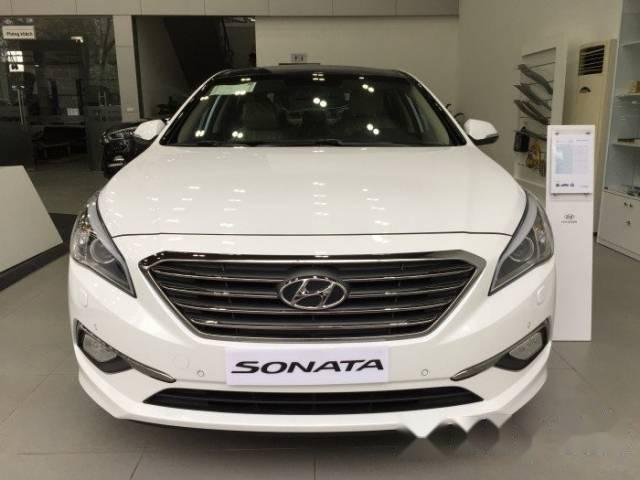 Bán xe Hyundai Sonata 2017, màu trắng