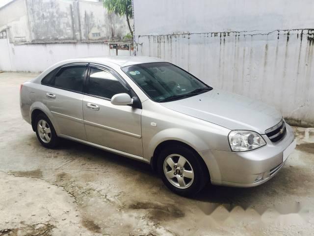 Bán xe Chevrolet Lacetti 2012, màu bạc, số sàn