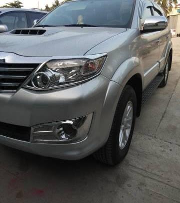 Bán xe cũ Toyota Fortuner đời 2014, màu bạc, giá 820tr