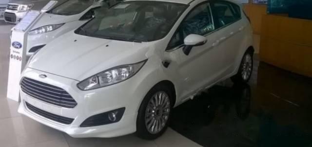 Cần bán xe Ford Fiesta EcoBoost Sport 1.0AT đời 2017, màu trắng