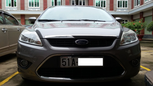 Cần bán gấp Ford Focus Ghia 2.0 AT đời 2011