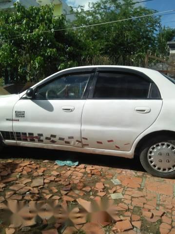 Cần bán xe Daewoo Lanos sản xuất 2000, màu trắng 