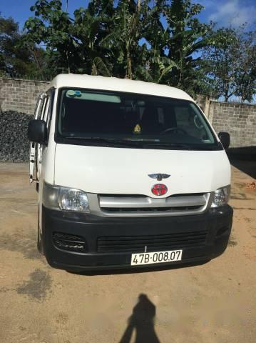 Bán ô tô Toyota Hiace đời 2005, màu trắng giá cạnh tranh